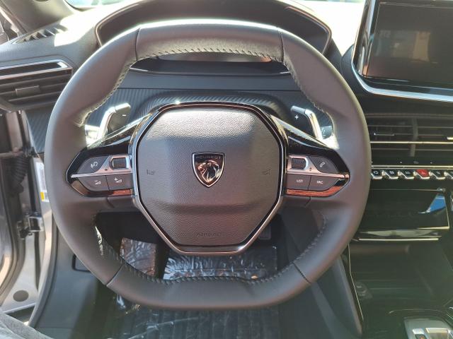 Peugeot / 2008 / Silber / Allure / Selektion Grey / , Beispielbilder, ggf. teilweise mit Sonderausstattung