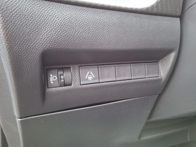 Peugeot / 2008 / Grau / Allone / / , Beispielbilder, ggf. teilweise mit Sonderausstattung