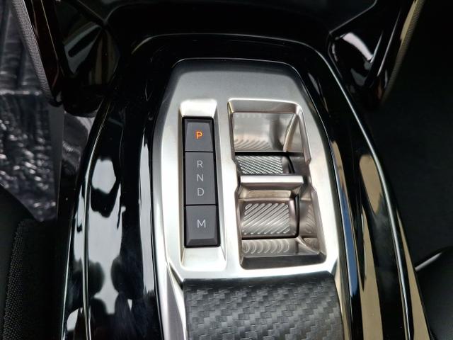 Peugeot / 2008 / Grau / Allone / / , Beispielbilder, ggf. teilweise mit Sonderausstattung