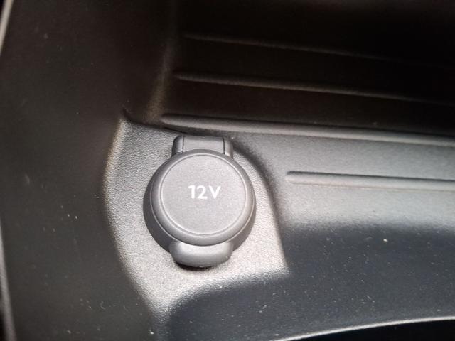 Peugeot / 2008 / Grau / Allone / / , Beispielbilder, ggf. teilweise mit Sonderausstattung