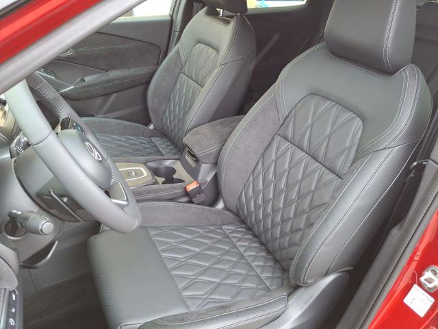 Nissan / Qashqai / Rot / Tekna+ / / , Bild dient zur Illustration und zeigt aufpreispflichtige Sonderausstattung. "Die Herstellergarantie beginnt bei EU-Fahrzeugen bereits bei Auslieferung vom ausl&auml;ndischen Lieferanten und kann um mehr als 14 Tage verk&uuml;rzt sein.