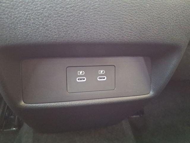 Nissan / Qashqai / Rot / Tekna+ / / , Bild dient zur Illustration und zeigt aufpreispflichtige Sonderausstattung. "Die Herstellergarantie beginnt bei EU-Fahrzeugen bereits bei Auslieferung vom ausl&auml;ndischen Lieferanten und kann um mehr als 14 Tage verk&uuml;rzt sein.