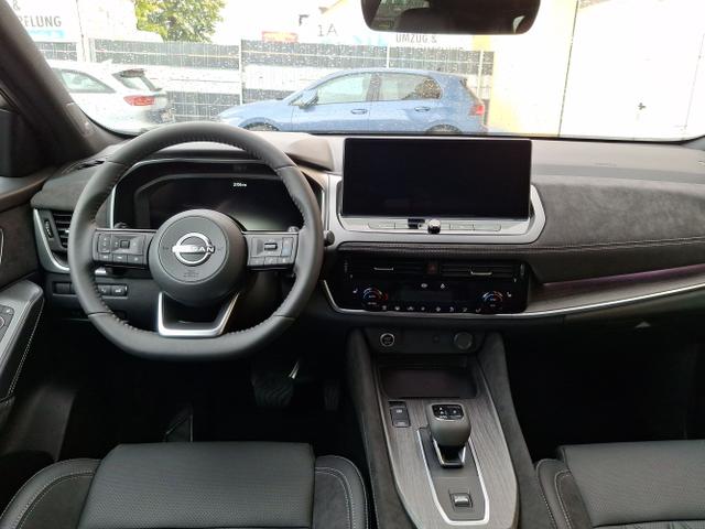 Nissan / Qashqai / Rot / Tekna+ / / , Bild dient zur Illustration und zeigt aufpreispflichtige Sonderausstattung. "Die Herstellergarantie beginnt bei EU-Fahrzeugen bereits bei Auslieferung vom ausl&auml;ndischen Lieferanten und kann um mehr als 14 Tage verk&uuml;rzt sein.