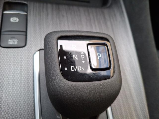 Nissan / Qashqai / Rot / Tekna+ / / , Bild dient zur Illustration und zeigt aufpreispflichtige Sonderausstattung. "Die Herstellergarantie beginnt bei EU-Fahrzeugen bereits bei Auslieferung vom ausl&auml;ndischen Lieferanten und kann um mehr als 14 Tage verk&uuml;rzt sein.