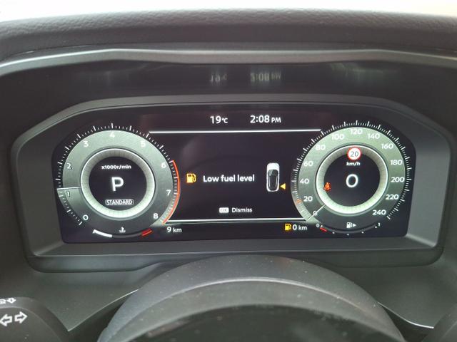 Nissan / Qashqai / Rot / Tekna+ / / , Bild dient zur Illustration und zeigt aufpreispflichtige Sonderausstattung. "Die Herstellergarantie beginnt bei EU-Fahrzeugen bereits bei Auslieferung vom ausl&auml;ndischen Lieferanten und kann um mehr als 14 Tage verk&uuml;rzt sein.