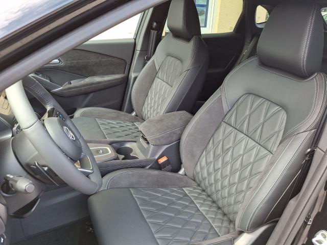 Nissan / Qashqai / Schwarz / Tekna + / / , Bild dient zur Illustration und zeigt aufpreispflichtige Sonderausstattung. "Die Herstellergarantie beginnt bei EU-Fahrzeugen bereits bei Auslieferung vom ausl&auml;ndischen Lieferanten und kann um mehr als 14 Tage verk&uuml;rzt sein.