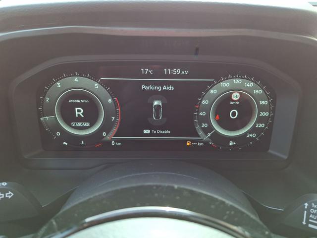 Nissan / Qashqai / Schwarz / Tekna + / / , Bild dient zur Illustration und zeigt aufpreispflichtige Sonderausstattung. "Die Herstellergarantie beginnt bei EU-Fahrzeugen bereits bei Auslieferung vom ausl&auml;ndischen Lieferanten und kann um mehr als 14 Tage verk&uuml;rzt sein.