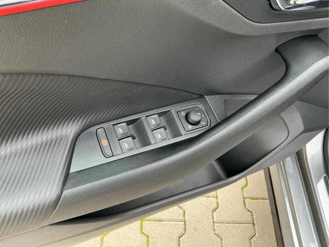 Skoda / Kamiq / Grau / Monte Carlo / Graphite Grau / , Beispielbilder, ggf. teilweise mit Sonderausstattung