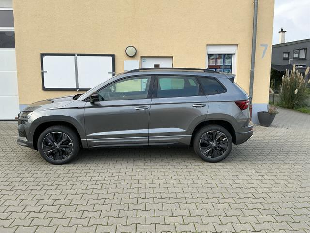 Skoda / Karoq / Grau / Sportline / Graphite Grau / , Beispielbilder, ggf. teilweise mit Sonderausstattung