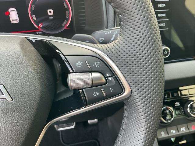 Skoda / Karoq / Grau / Sportline / Graphite Grau / , Beispielbilder, ggf. teilweise mit Sonderausstattung