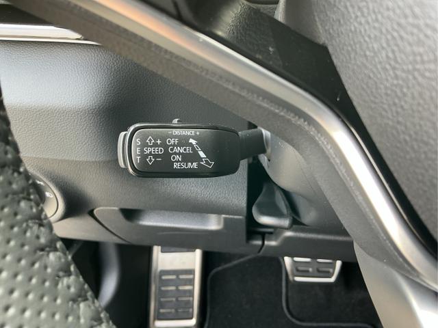 Skoda / Karoq / Grau / Sportline / Graphite Grau / , Beispielbilder, ggf. teilweise mit Sonderausstattung