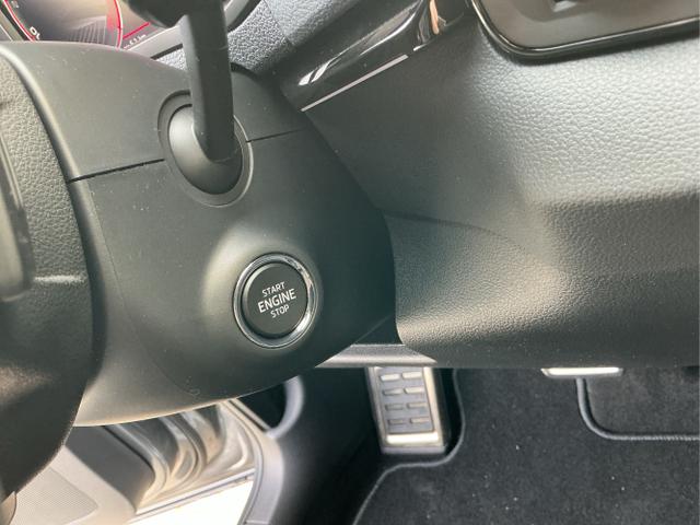 Skoda / Karoq / Grau / Sportline / Graphite Grau / , Beispielbilder, ggf. teilweise mit Sonderausstattung