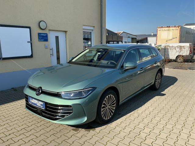 Volkswagen Passat Variant - Elegance AHK Leder MATRIX NAVI ACC Winterpaket