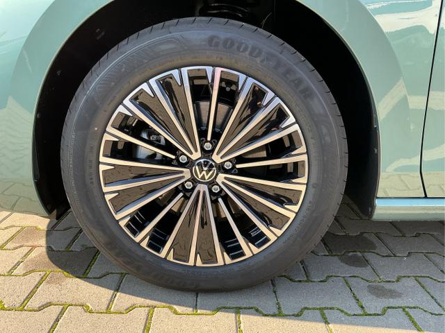 Volkswagen / Passat Variant / Grün / Elegance+AHK / Maripositgrün / , Beispielbilder, ggf. teilweise mit Sonderausstattung
