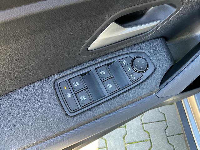 Dacia / Duster / Grau / Journey / Graphite Grau / , Beispielbilder, ggf. teilweise mit Sonderausstattung