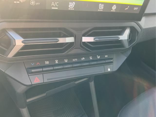 Dacia / Duster / Grau / Journey / Graphite Grau / , Beispielbilder, ggf. teilweise mit Sonderausstattung