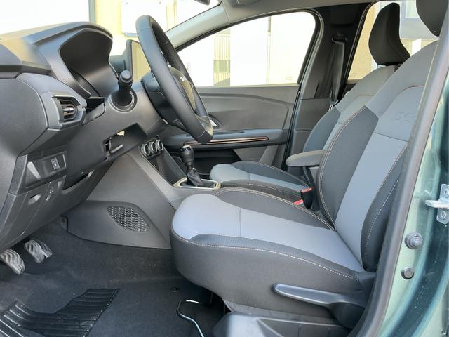 Dacia / Jogger / Grün / Extreme 7 Sitzer / Zeder Green / , Beispielbilder, ggf. teilweise mit Sonderausstattung