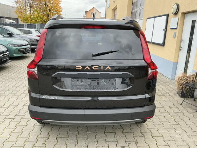 Dacia / Jogger / Schwarz / Extreme 5 Sitzer / Black Nacré / , Beispielbilder, ggf. teilweise mit Sonderausstattung