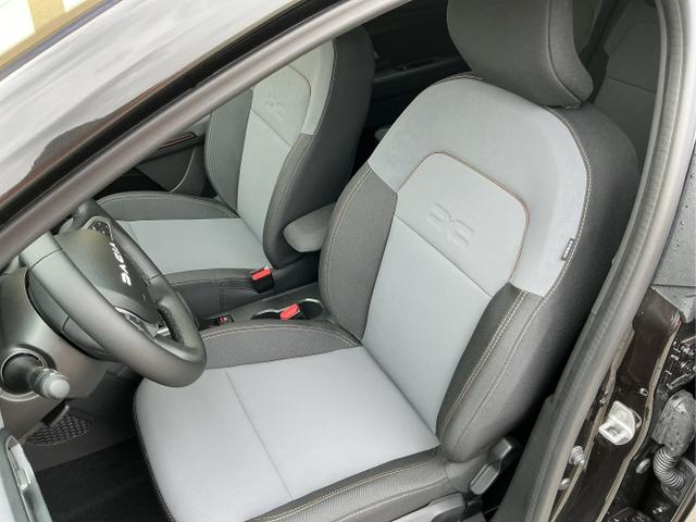 Dacia / Jogger / Schwarz / Extreme 5 Sitzer / Black Nacré / , Beispielbilder, ggf. teilweise mit Sonderausstattung