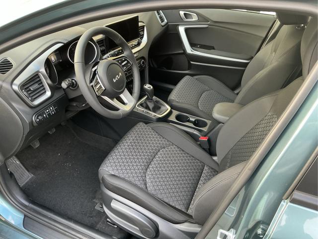 Kia / Ceed / Grau / Spin / Yucca Steel Grey / , Beispielbilder, ggf. teilweise mit Sonderausstattung