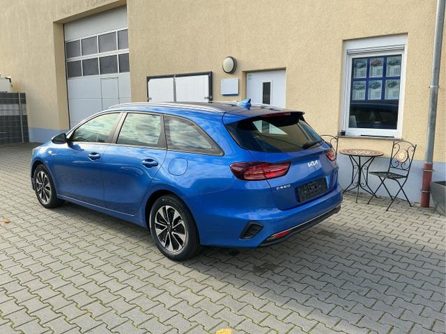 Kia / Ceed / Blau / Spin / Blue Flame / , Beispielbilder, ggf. teilweise mit Sonderausstattung
