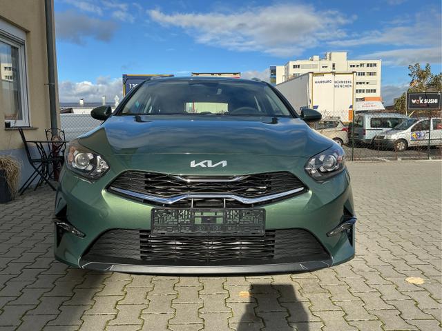 Kia / Ceed / Grün / Spin / Xperience Green / , Beispielbilder, ggf. teilweise mit Sonderausstattung