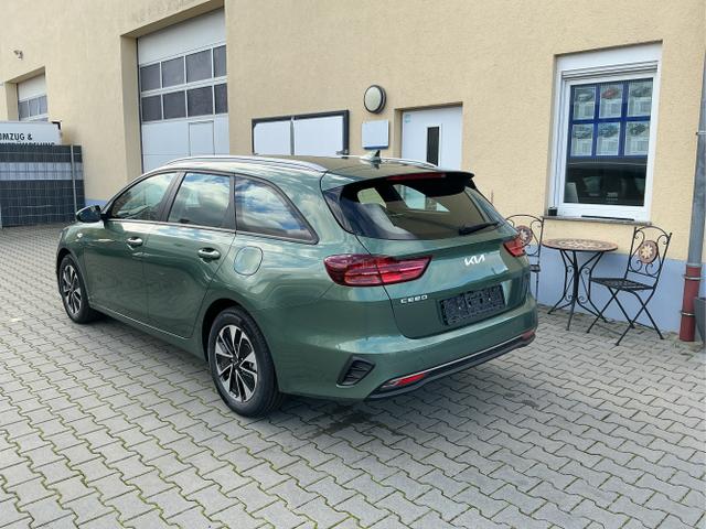 Kia / Ceed / Grün / Spin / Xperience Green / , Beispielbilder, ggf. teilweise mit Sonderausstattung