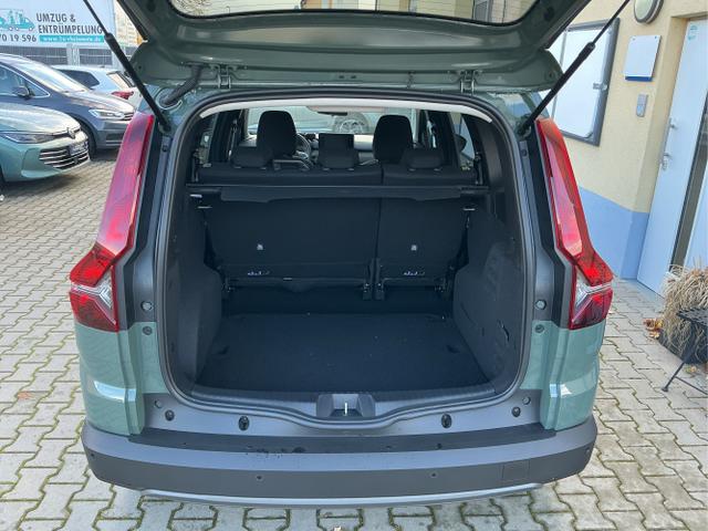Dacia / Jogger / Grün / Extreme / Dusty Green / , Beispielbilder, ggf. teilweise mit Sonderausstattung