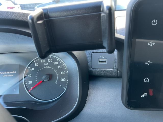 Dacia / Jogger / Grün / Extreme / Dusty Green / , Beispielbilder, ggf. teilweise mit Sonderausstattung