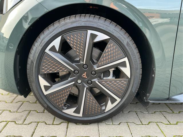 Cupra / Born / Grün / VZ / Dark-Forest Grūn / 