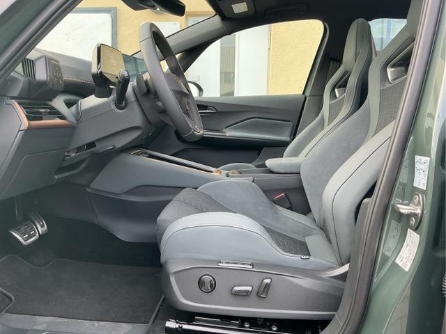 Cupra / Born / Grün / VZ / Dark-Forest Grūn / 