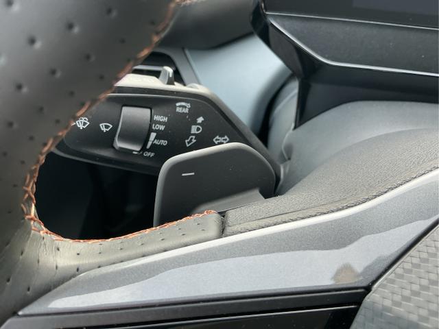 Cupra / Born / Grün / VZ / Dark-Forest Grūn / 