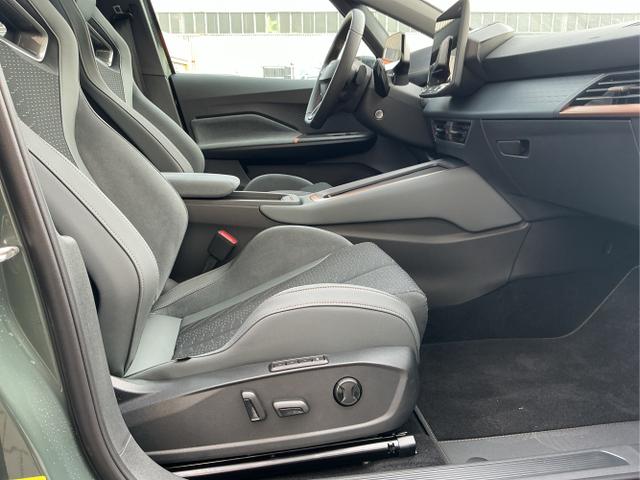 Cupra / Born / Grün / VZ / Dark-Forest Grūn / 