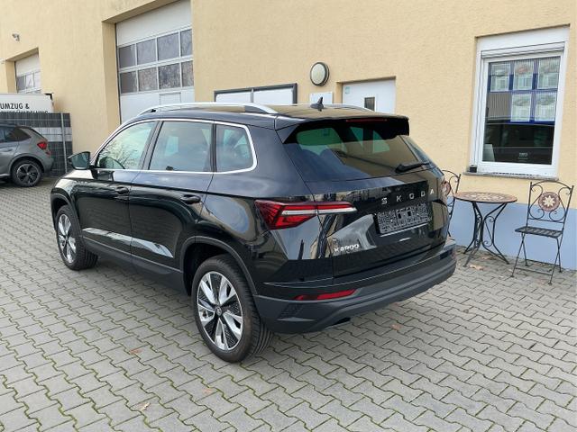 Skoda / Karoq / Schwarz / Selection / Black Magic Metalic / , Beispielbilder, ggf. teilweise mit Sonderausstattung