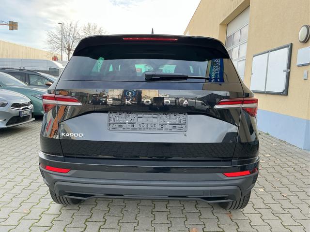 Skoda / Karoq / Schwarz / Selection / Black Magic Metalic / , Beispielbilder, ggf. teilweise mit Sonderausstattung