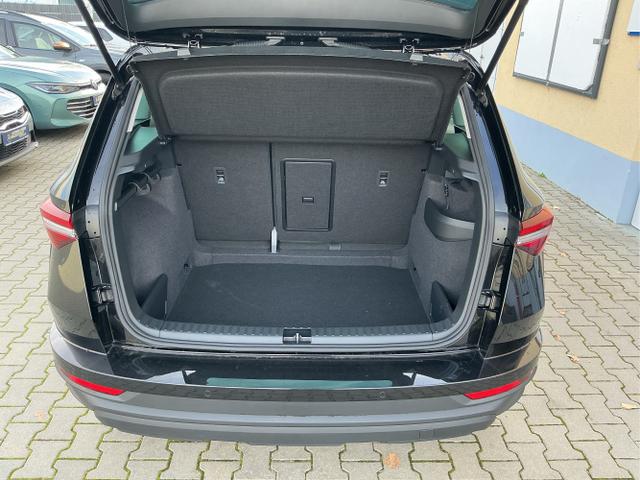 Skoda / Karoq / Schwarz / Selection / Black Magic Metalic / , Beispielbilder, ggf. teilweise mit Sonderausstattung