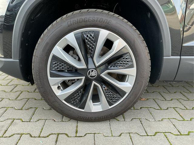 Skoda / Karoq / Schwarz / Selection / Black Magic Metalic / , Beispielbilder, ggf. teilweise mit Sonderausstattung