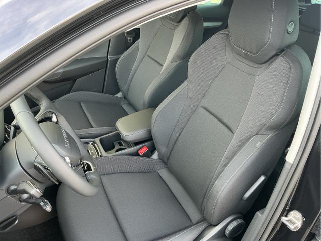 Skoda / Karoq / Schwarz / Selection / Black Magic Metalic / , Beispielbilder, ggf. teilweise mit Sonderausstattung