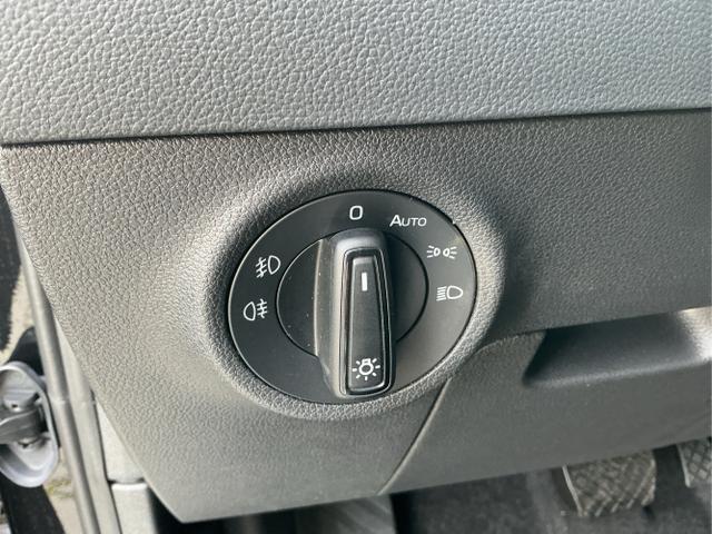 Skoda / Karoq / Schwarz / Selection / Black Magic Metalic / , Beispielbilder, ggf. teilweise mit Sonderausstattung