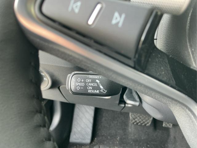 Skoda / Karoq / Schwarz / Selection / Black Magic Metalic / , Beispielbilder, ggf. teilweise mit Sonderausstattung