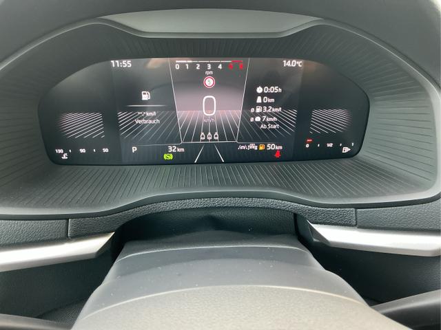 Skoda / Karoq / Schwarz / Selection / Black Magic Metalic / , Beispielbilder, ggf. teilweise mit Sonderausstattung