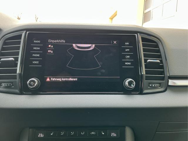 Skoda / Karoq / Schwarz / Selection / Black Magic Metalic / , Beispielbilder, ggf. teilweise mit Sonderausstattung