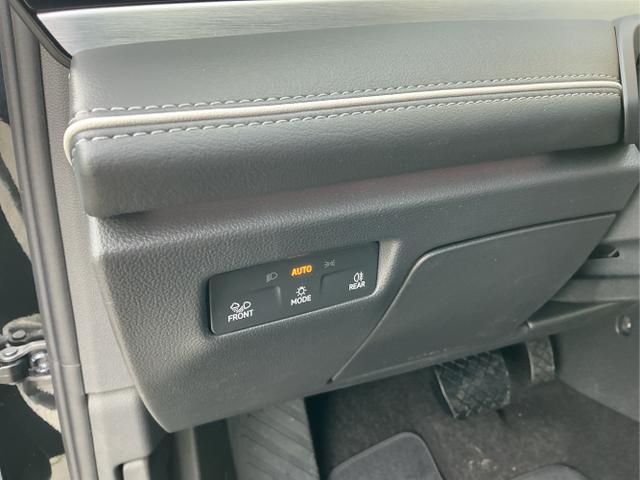 Volkswagen / Passat Variant / Schwarz / Elegance+AHK / Grenadilla Black Metalic / , Beispielbilder, ggf. teilweise mit Sonderausstattung