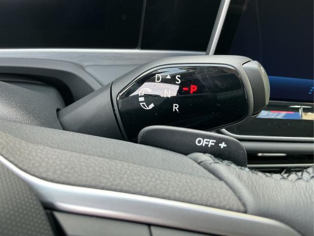 Volkswagen / Passat Variant / Schwarz / Elegance+AHK / Grenadilla Black Metalic / , Beispielbilder, ggf. teilweise mit Sonderausstattung