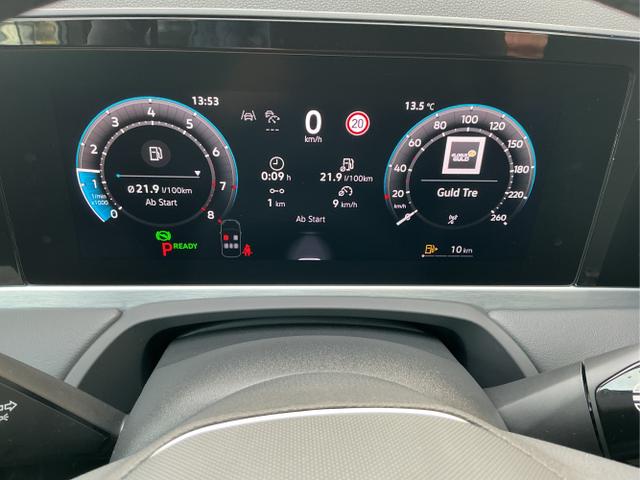 Volkswagen / Passat Variant / Schwarz / Elegance+AHK / Grenadilla Black Metalic / , Beispielbilder, ggf. teilweise mit Sonderausstattung