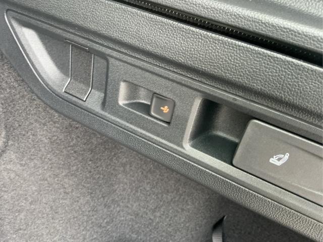 Volkswagen / Passat Variant / Grau / Elegance+AHK / Diabase Grey / , Beispielbilder, ggf. teilweise mit Sonderausstattung