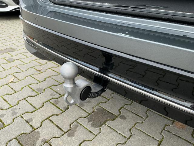 Volkswagen / Passat Variant / Grau / Elegance+AHK / Diabase Grey / , Beispielbilder, ggf. teilweise mit Sonderausstattung