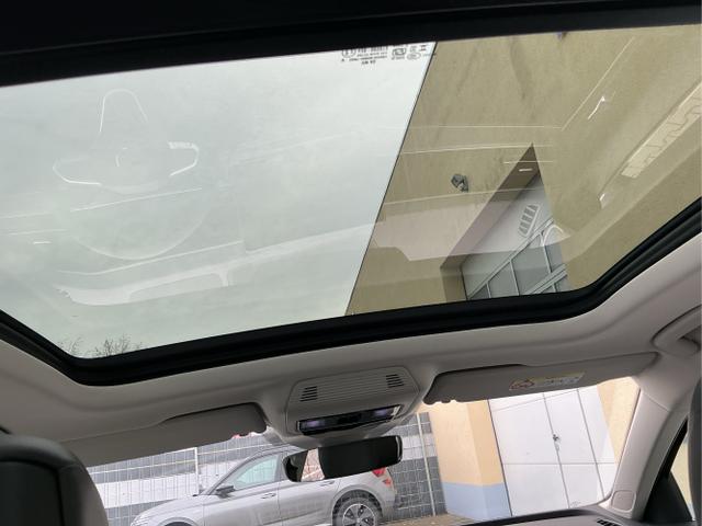 Volkswagen / Passat Variant / Grau / Elegance+AHK / Diabase Grey / , Beispielbilder, ggf. teilweise mit Sonderausstattung