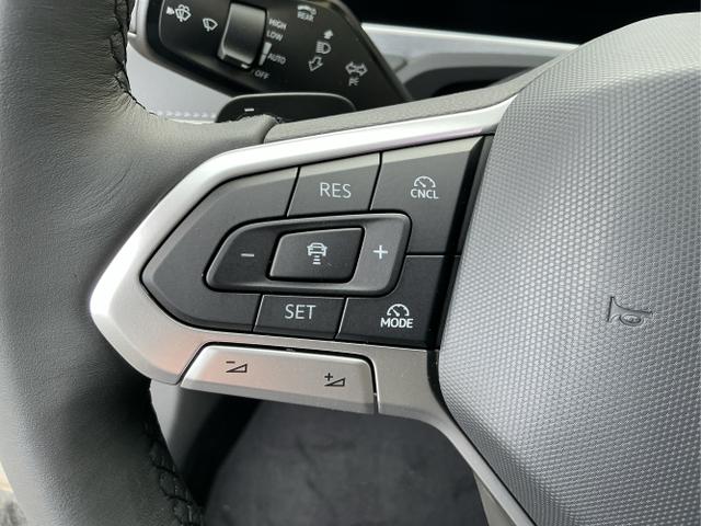 Volkswagen / Passat Variant / Grau / Elegance+AHK / Diabase Grey / , Beispielbilder, ggf. teilweise mit Sonderausstattung