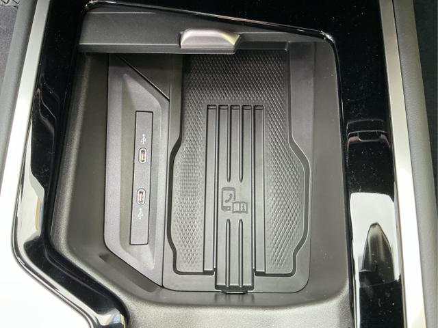 Volkswagen / Passat Variant / Grau / Elegance+AHK / Diabase Grey / , Beispielbilder, ggf. teilweise mit Sonderausstattung